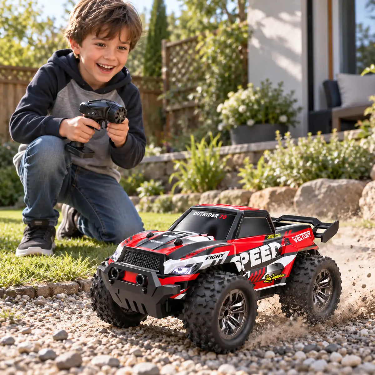RC raceauto rood zwart met grote gripbanden en afstandsbediening